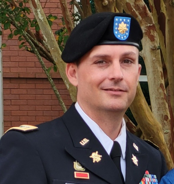 Justin Heddleson portrait in uniform